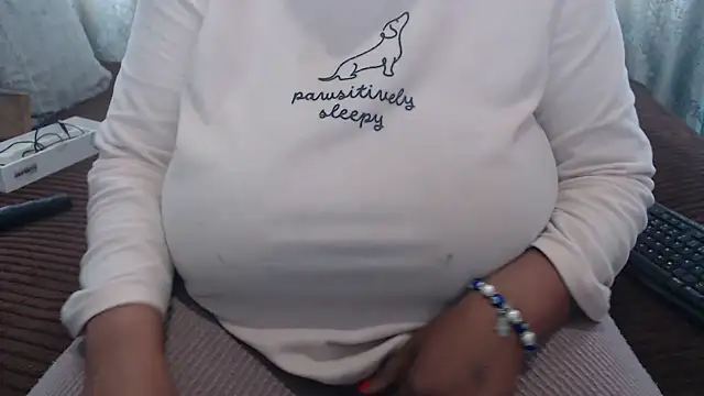 Snapshot of BUBBLYBUNNYxx chatting on 22, 6, 2026 BUBBLYBUNNYxx online show from 22, 6, 2026