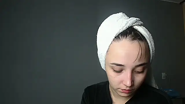 Eva Gloryy online show from 4, 10, 2025