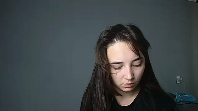 Eva Gloryy online show from 5, 10, 2025