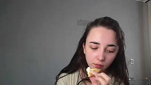 Snapshot of Eva_Gloryy chatting on 8, 3, 2026 Eva Gloryy online show from 8, 3, 2026