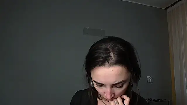 Snapshot of Eva_Gloryy chatting on 6, 4, 2026 Eva Gloryy online show from 6, 4, 2026