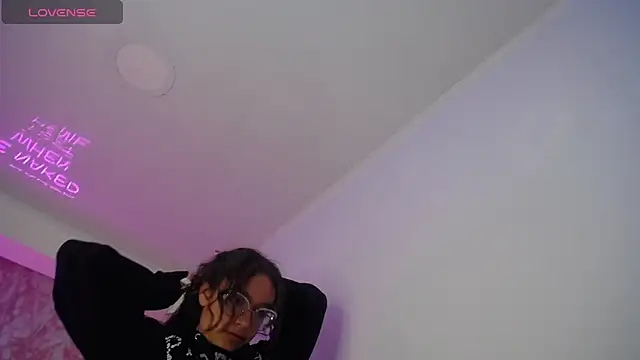 kassandra ch  online show from 11, 3, 2025