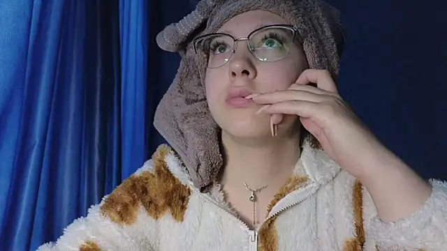 Snapshot of HotBrandyX chatting on 14, 9, 2025 HotBrandyX online show from 14, 9, 2025