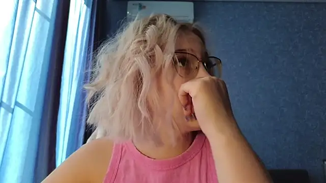 Snapshot of HotBrandyX chatting on 19, 9, 2025 HotBrandyX online show from 19, 9, 2025