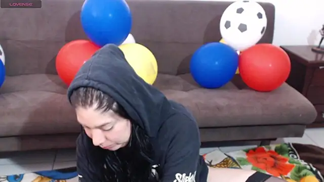 sharonnleon online show from 10, 7, 2026
