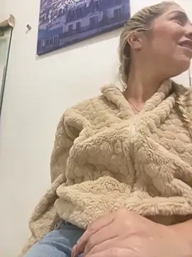 viktoria davis  online show from 3, 2, 2026