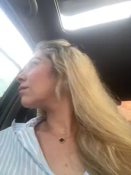 Snapshot of viktoria_davis_ chatting on 9, 2, 2026 viktoria davis online show from 9, 2, 2026