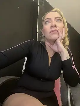 Snapshot of viktoria_davis_ chatting on 13, 2, 2026 viktoria davis online show from 13, 2, 2026