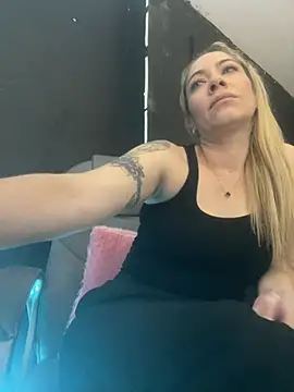 Snapshot of viktoria_davis_ chatting on 20, 2, 2026 viktoria davis online show from 20, 2, 2026