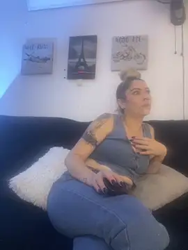viktoria davis  online show from 9, 5, 2026