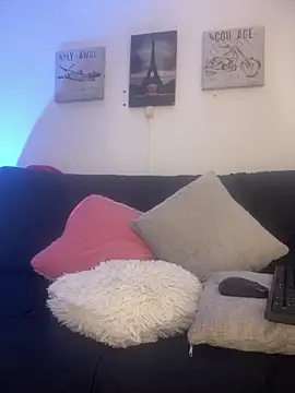 viktoria davis  online show from 9, 5, 2026