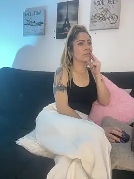 viktoria davis  online show from 15, 5, 2026