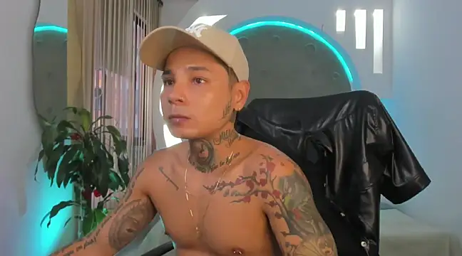 Snapshot of tattokoi chatting on 22, 2, 2025 tattokoi online show from 22, 2, 2025