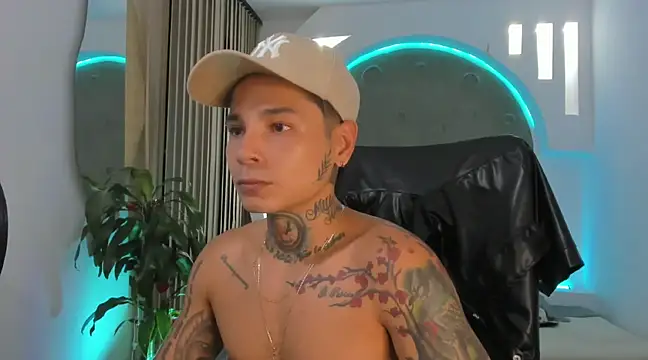 Snapshot of tattokoi chatting on 23, 2, 2025 tattokoi online show from 23, 2, 2025