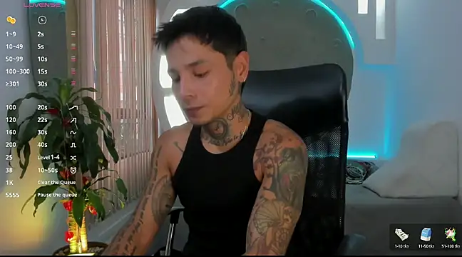 Snapshot of tattokoi chatting on 4, 3, 2025 tattokoi online show from 4, 3, 2025