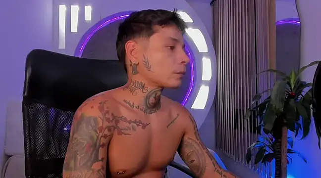 Snapshot of tattokoi chatting on 19, 3, 2025 tattokoi online show from 19, 3, 2025