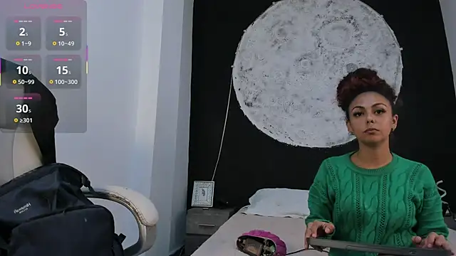Snapshot of DalayMoore chatting on 12, 10, 2025 DalayMoore online show from 12, 10, 2025