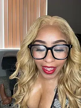 Snapshot of hazelbaby8880 chatting on 12, 2, 2025 hazelbaby8880 online show from 12, 2, 2025