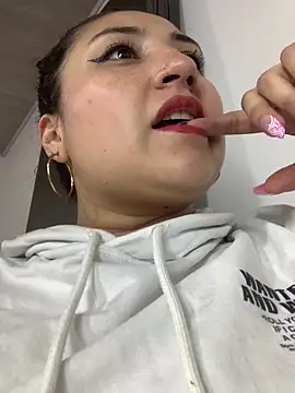 tania 23 online show from 15, 2, 2025