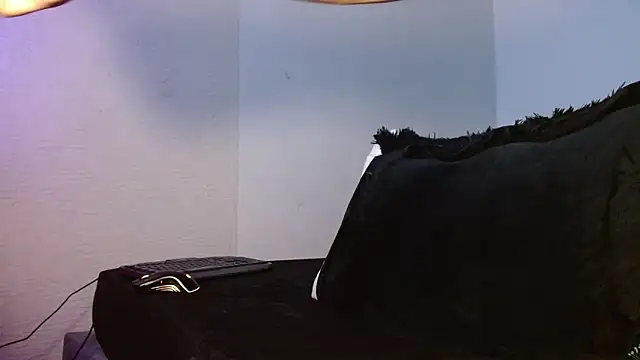 Snapshot of Lliam_2 chatting on 3, 10, 2025 Lliam 2 online show from 3, 10, 2025