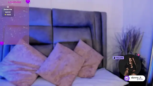 Snapshot of DannaJhonson1 chatting on 6, 11, 2025 DannaJhonson1 online show from 6, 11, 2025