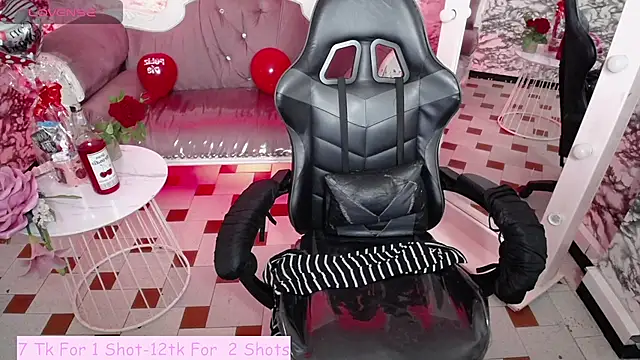 Skye Little v online show from 14, 2, 2025