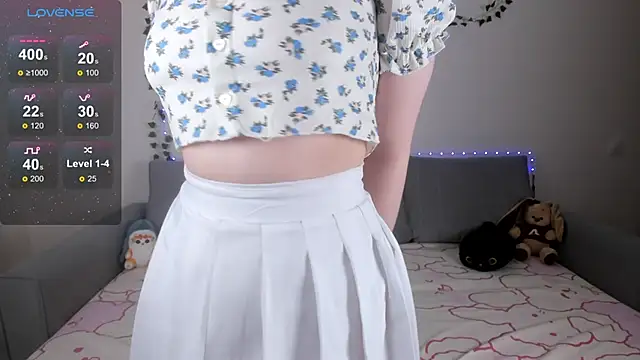 Snapshot of EmmyStar_ chatting on 27, 2, 2025 EmmyStar  online show from 27, 2, 2025