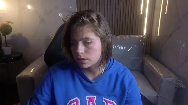 Kitten Cam online show from 10, 5, 2026