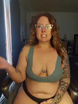 TattedMamaXOXO online show from 10, 6, 2026