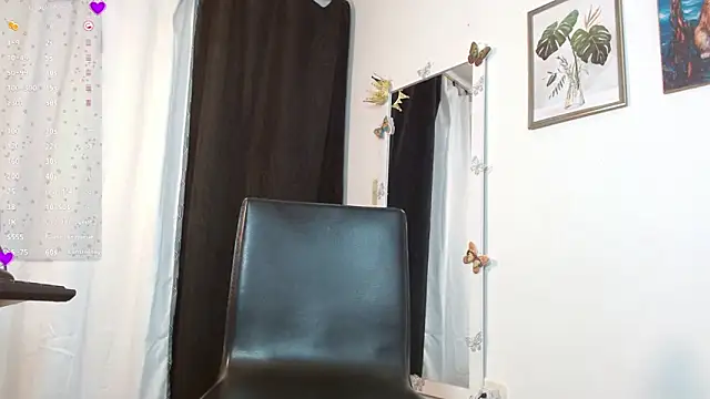 Snapshot of SophiaJohnson_17 chatting on 3, 10, 2025 SophiaJohnson 17 online show from 3, 10, 2025