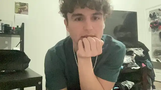 Snapshot of ryan_28747 chatting on 14, 12, 2025 ryan 28747 online show from 14, 12, 2025