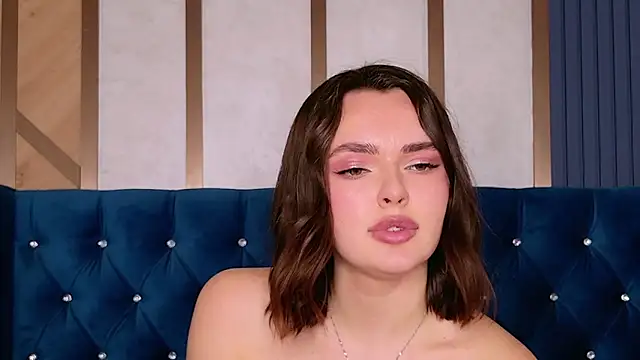 LauraBrigs online show from 8, 2, 2025