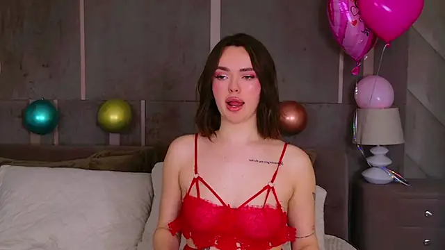 LauraBrigs online show from 14, 2, 2025