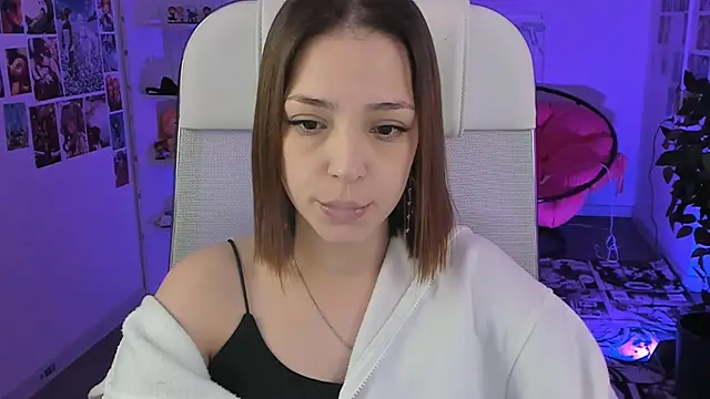 PamBeesly online show from 22, 12, 2025