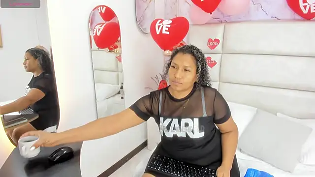 Snapshot of AnthonelaRusso_ chatting on 18, 2, 2025 AnthonelaRusso online show from 18, 2, 2025