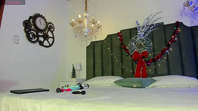 Snapshot of AnthonelaRusso_ chatting on 18, 12, 2025 AnthonelaRusso online show from 18, 12, 2025