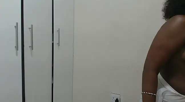 Spicey-CheekssX online show from 27, 1, 2025