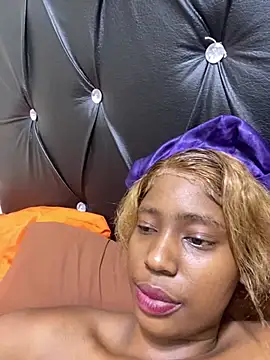 Spicey-CheekssX online show from 29, 1, 2025