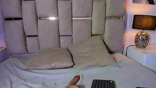 Baby Scarlet  online show from 22, 2, 2025