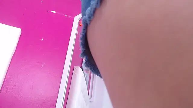 tinyy whore18 online show from 11, 1, 2026