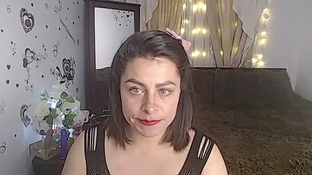 Snapshot of massing_6 chatting on 2, 2, 2025 massing 6 online show from 2, 2, 2025