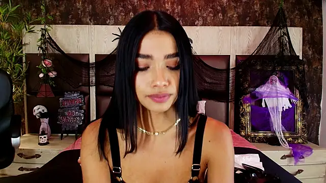 Bella Smiith  online show from 1, 11, 2025