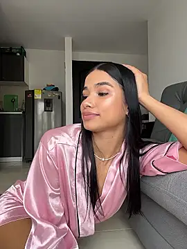 Bella Smiith  online show from 13, 1, 2026