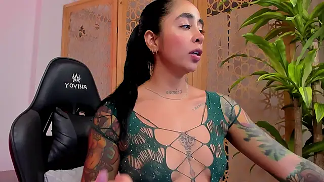 Snapshot of sophierooy22 chatting on 22, 1, 2025 sophierooy22 online show from 22, 1, 2025