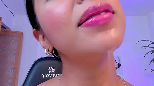 Snapshot of sophierooy22 chatting on 21, 2, 2025 sophierooy22 online show from 21, 2, 2025