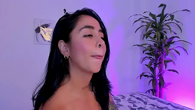 Snapshot of sophierooy22 chatting on 11, 3, 2025 sophierooy22 online show from 11, 3, 2025