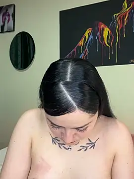 Emmie Hot online show from 8, 2, 2025