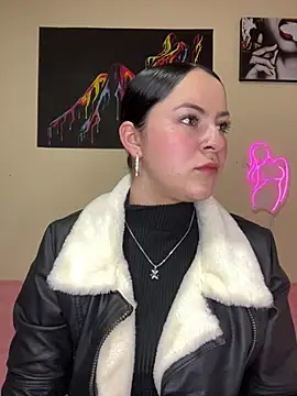 Emmie Hot online show from 15, 2, 2025