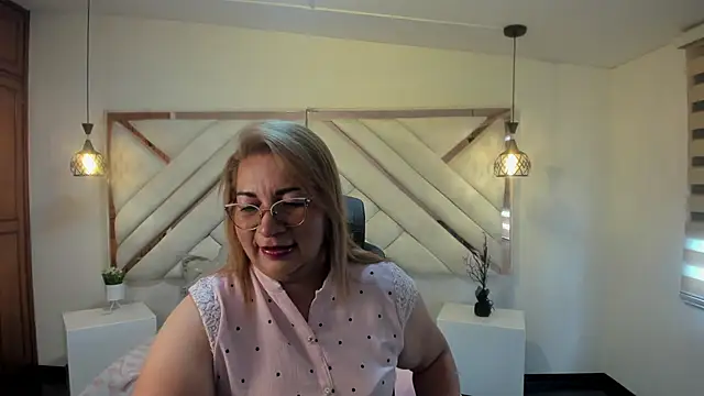 maylinlee online show from 18, 2, 2025