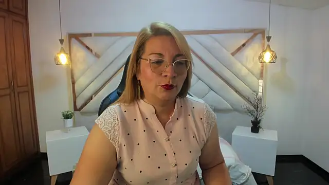 maylinlee online show from 8, 3, 2025